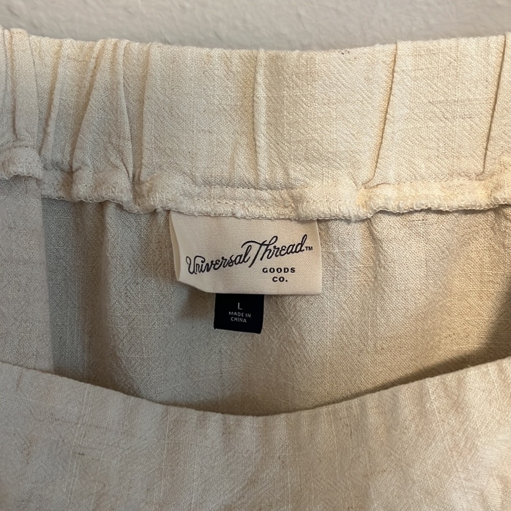 Universal Thread - Oatmeal Button Tank - Excellent Condition - Picture 4 of 5